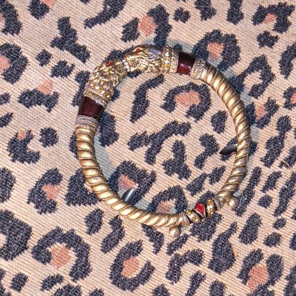 Regal Gold and Brown Lion Head Picture Frame - Picture 9 of 11